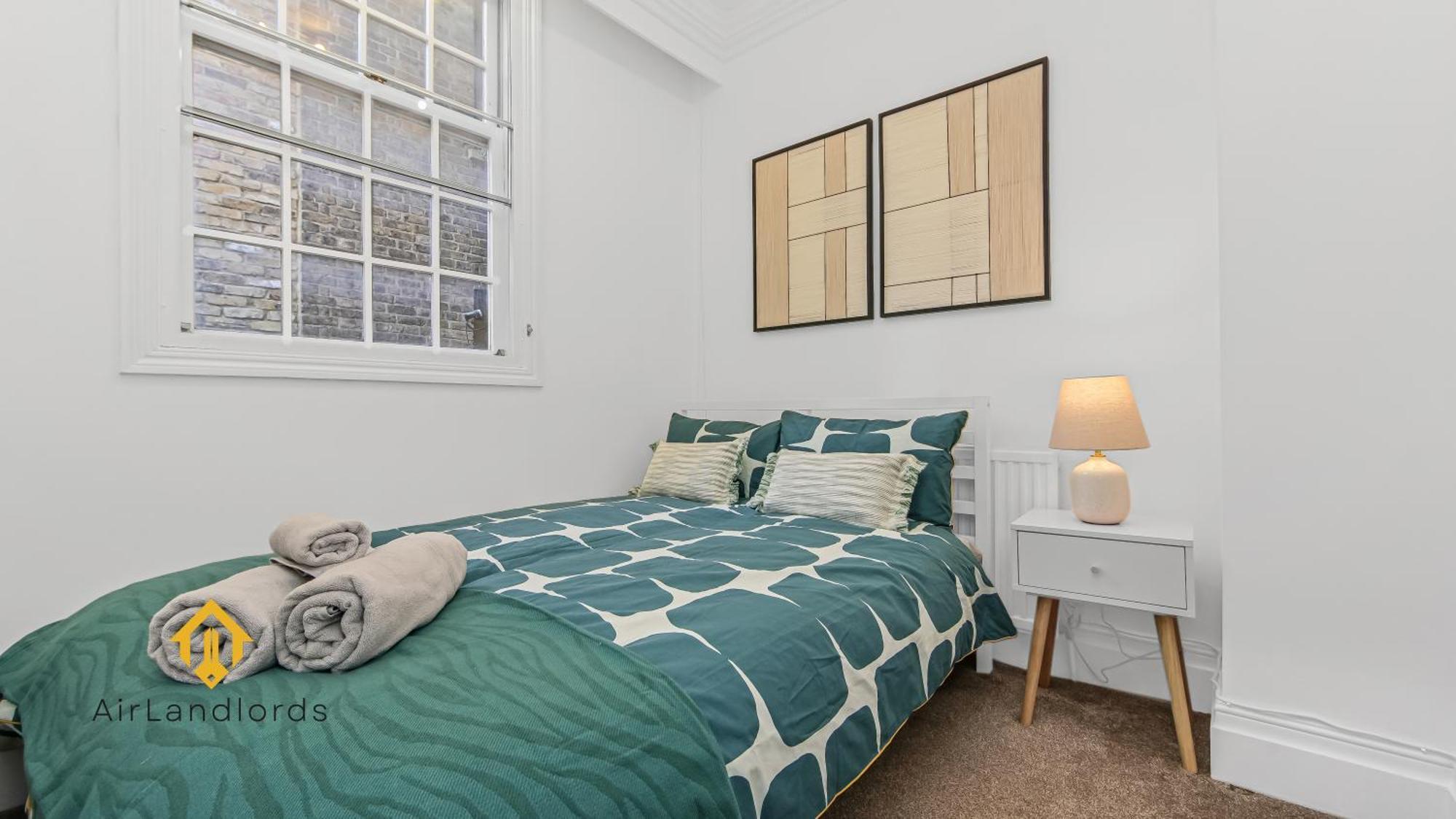 Exceptional 4 Bedroom House Paddington Station! Лондон Экстерьер фото